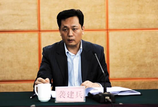 公司副總經(jīng)理襲建兵作講話(huà)